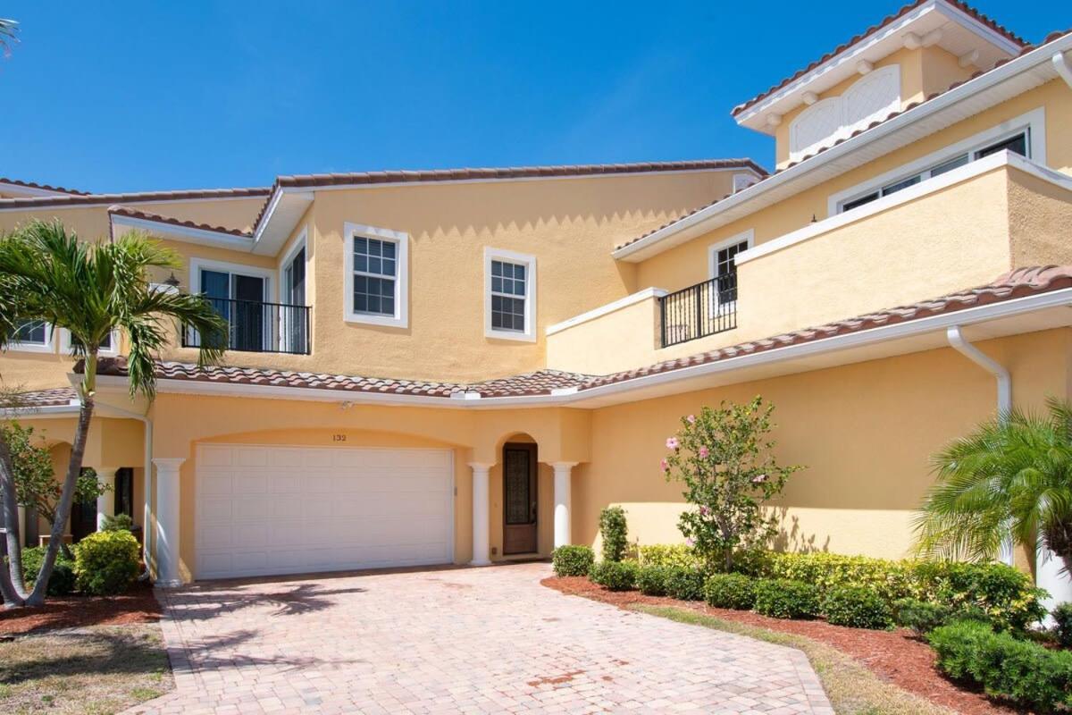 Luxury Townhouse Minutes From Beach And Downtown Indian Harbour Beach Exterior photo